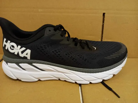 HOKA ONE ONE CLIFTON 7 TRAINERS - SIZE 11.5 UK