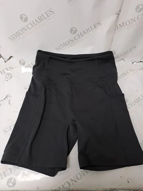 GYMSHARK POCKET SHORTS SIZE M