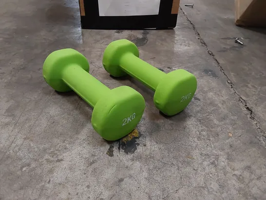 BOXED PAIR OF NEO 2KG NEOPRENE DUMBELLS IN GREEN (1 BOX)