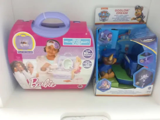 PAW PATROL GOGLOW DREAM NIGHT LIGHT, TORCH AND SLEEP TIMER AND BARBIE DELUXE WELLNESS AND BEAUTY PLAYSET