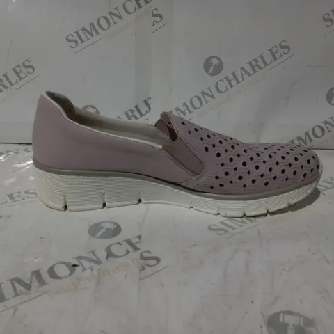 PAIR OF RIEKER SLIP-ON SHOES IN LILAC UK SIZE 5