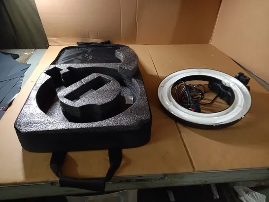 NEEWER RING LIGHT WITH CARRY CASE