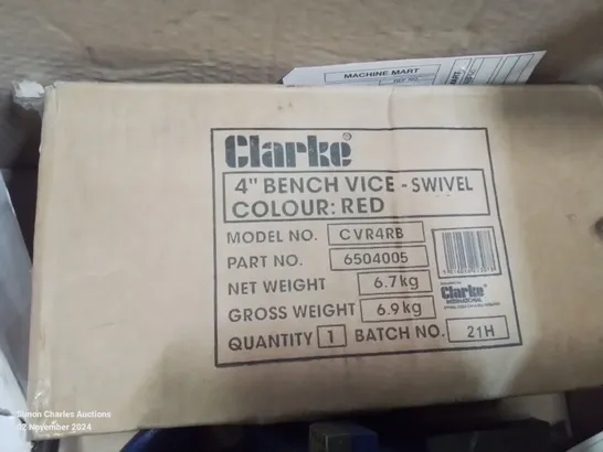 BOX CONTAINING MIXED TOOLS TO INCLUDE: FLUX CORDED MIG WIRE 0.9MM/4.5KG MILD STEEL, RED SWIVEL VICE ETC.