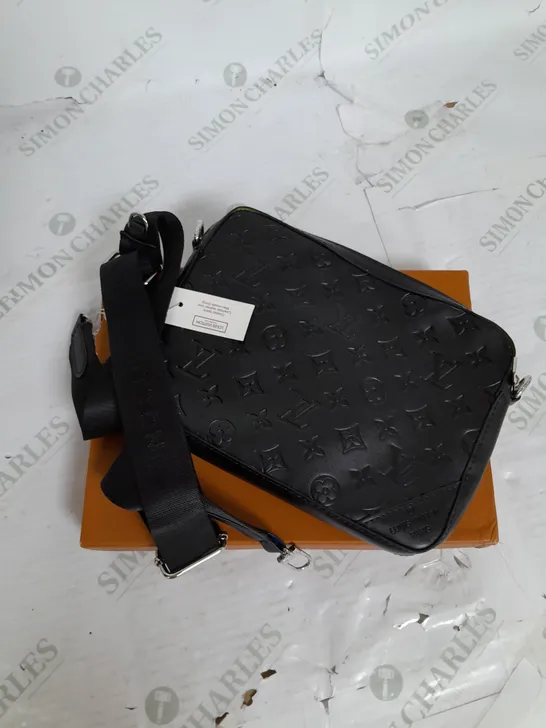 BOXED LOUIS VUITTON CROSSBODY BAG IN BLACK LEATHER