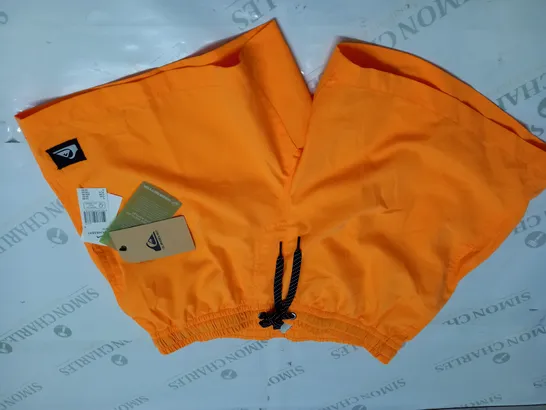 QUICKSILVER ORANGE SHORTS - S