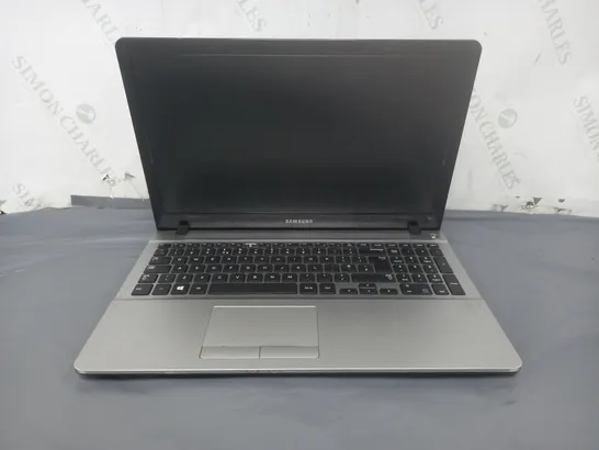 SAMSUNG 370R4E/370R4V/370R5E/3570RE/370R5V 15 INCH	I3-3110M 2.40GHZ