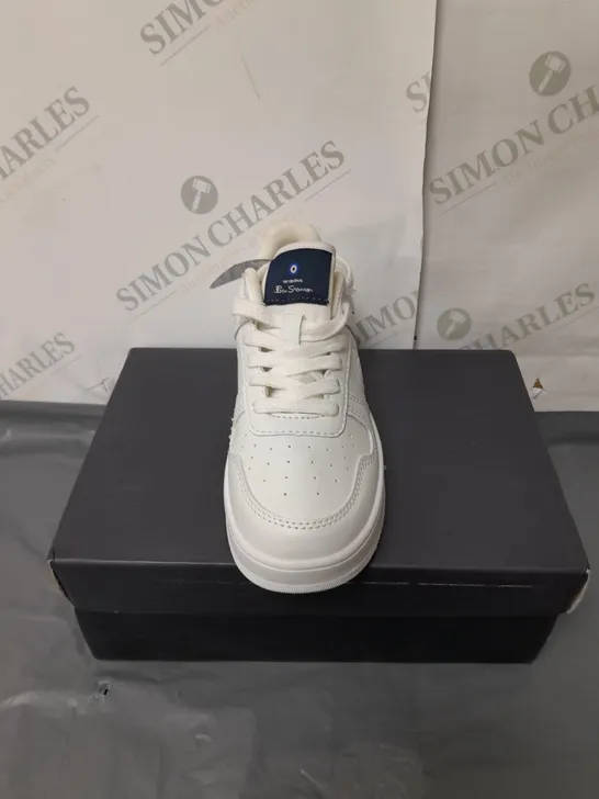 BEN SHERMAN JUNIOR CHILDREN'S WHITE TRAINERS SIZE 13