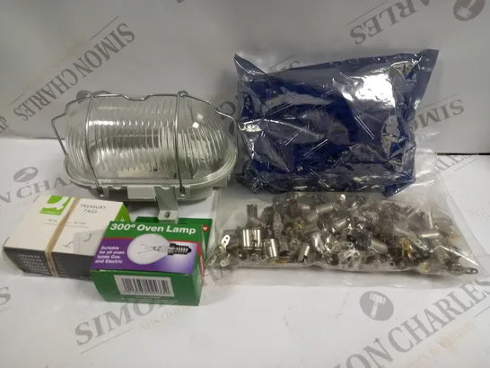 BOX OF APPROXIMATELY 10 ASSORTED ITEMS TO INCLUDE OVEN LAMP, COMPACT LIGHT, TREASURE TAGS ETC