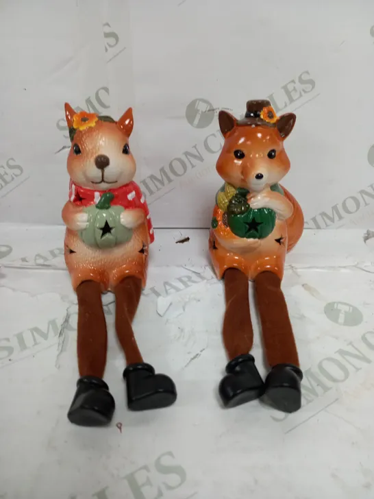 PRE-LIT DECORATIVE FOX AND RABBIT