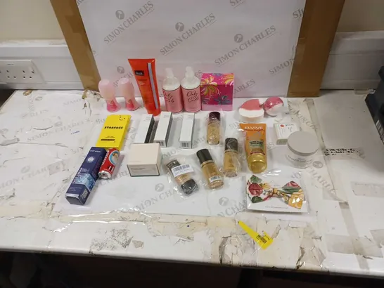 LOT OF APPROXIMATELY 20 HEALTH AND BEAUTY ITEMS TO INCLUDE MAX FACTOR SPF 20, ONLY CURLS GEL, AND STARFACE PORE STRIPS ETC.