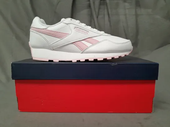 BOXED PAIR OF REEBOK ROYAL REWIND RUN SHOES IN WHITE/PINK UK SIZE 3