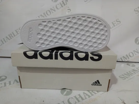 BOXED PAIR OF ADIDAS GRAND COURT 2.0 CFI KIDS SHOES IN WHITE UK SIZE 6.5