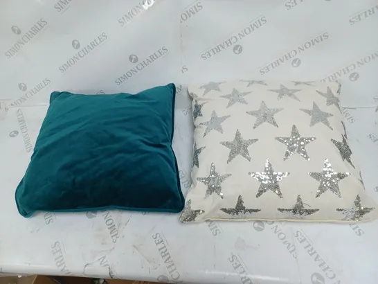 LOT OF 10 CUSHIONS IN VARIED COLOURS AND PATTERNS TO INCLUDE BLUE, STARRED, AND BLACK AND WHITE ETC. 