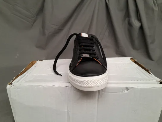 BOXED PAIR OF MODA IN PELLE ASTRIPE BLACK LEATHER TRAINERS - SIZE 6