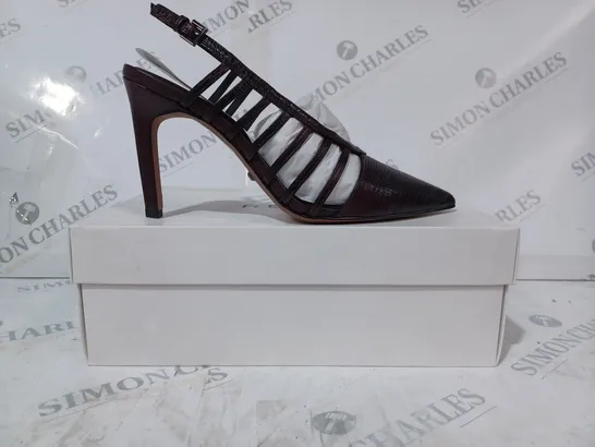 BOXED PAIR OF REISS DAPHNE SLINGBACK HEELS IN POMEGRANATE SIZE 6