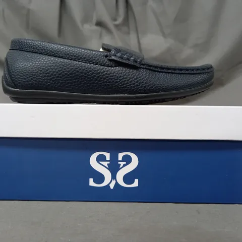 BOXED PAIR OF SEVVA LOAFERS IN NAVY UK SIZE 1