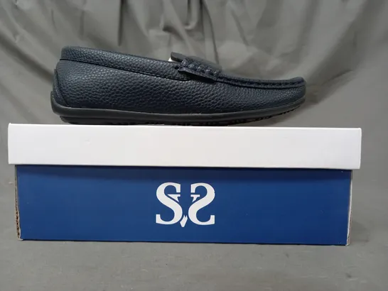 BOXED PAIR OF SEVVA LOAFERS IN NAVY UK SIZE 1