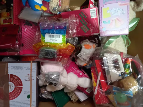 BOX OF APPROXIMATELY 20 ASSORTED TOYS AND GAMES TO INCLUDE CONSTRUCT LIFT TRUCK, MANCHESTER UNITED COLOURING PENCILS, MAKEBOX & CO CYBIL THE CHICK CRAFT BOX, ETC