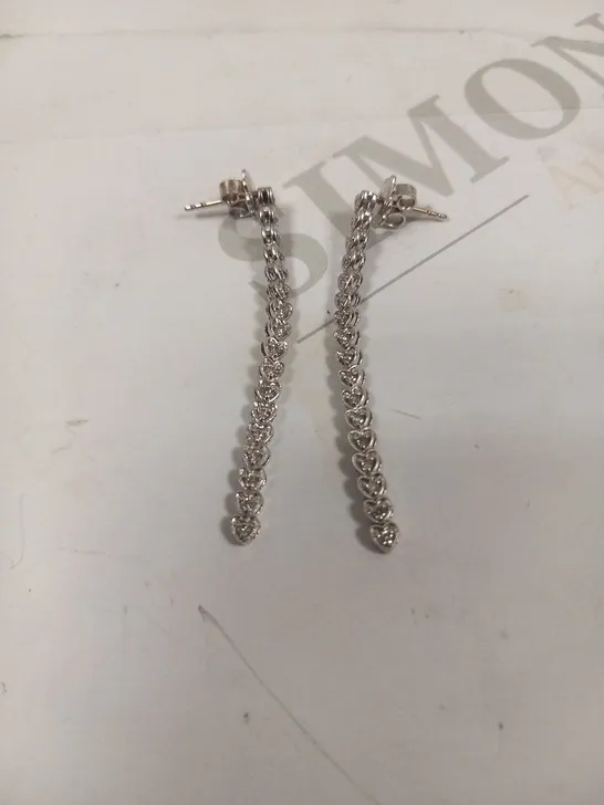 18CT WHITE GOLD DIAMOND SET DROP EARRINGS