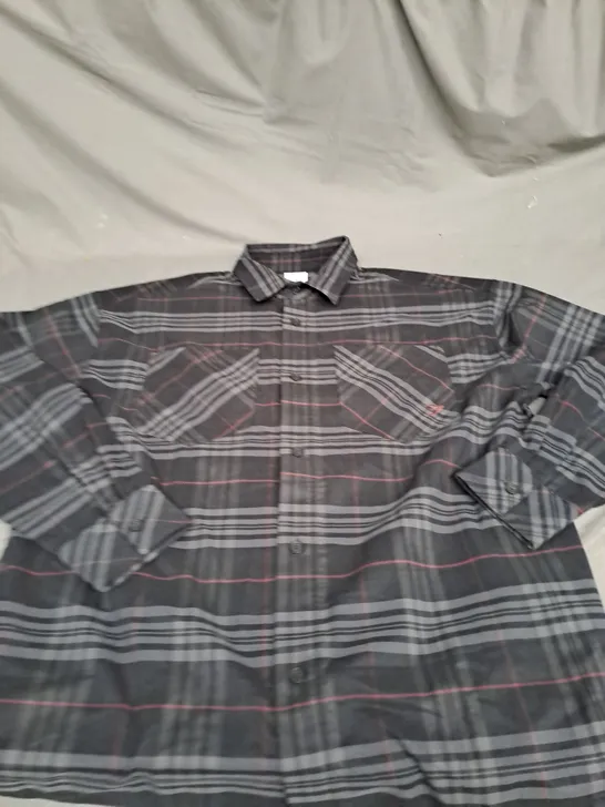 GYMSHARK BUTTONED CHEQUERED SHIRT SIZE M