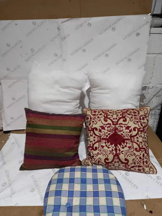 BOX OF APPROX 6 ASSORTED PILLOWS AND CUSHIONS 