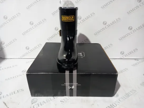 BOXED PAIR OF BARBOUR B.INT MUGELLO BOOTS IN BLACK UK SIZE 4