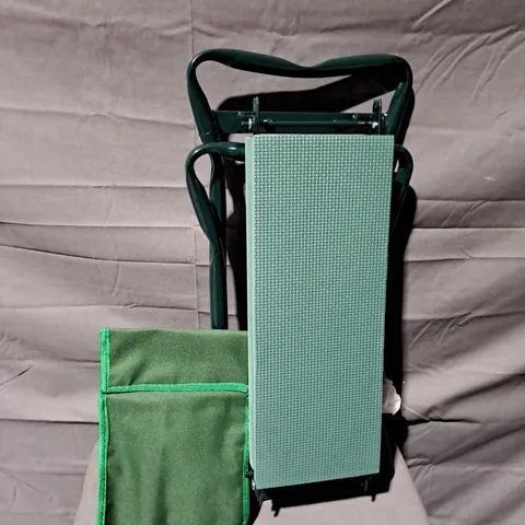 BOXED GREENFIELDS KNEELER SEAT WITH TOOL POUCH