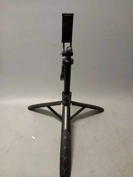 BOXED UNBRANDED SELFIE STICK L16