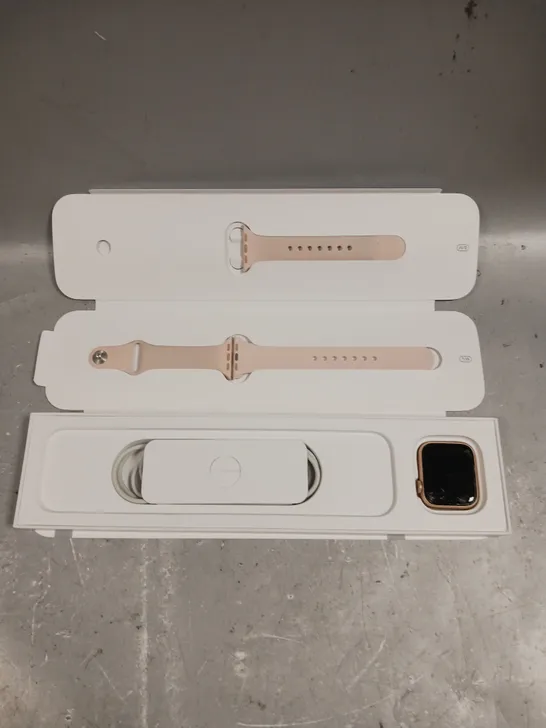 BOXED APPLE WATCH SE SMARTWATCH 