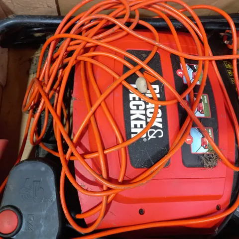 BLACK + DECKER 600W LAWNRAKER