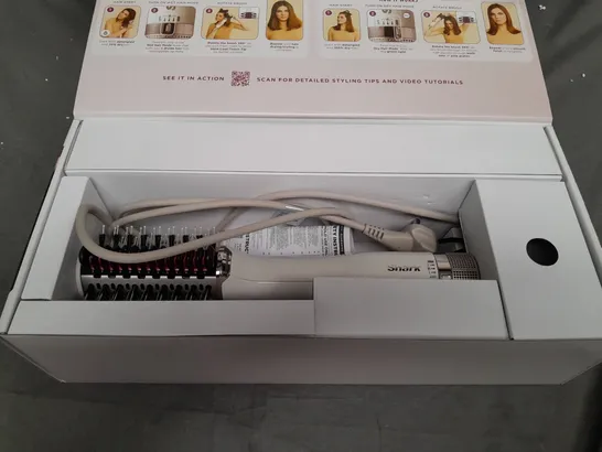 BOXED SHARK SMOOTHSTYLE HOT BRUSH & SMOOTHING COMB