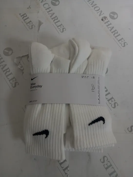 NIKE DRI FIT 6PACK OF WHITE SOCKS-8-11