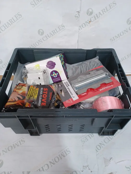 BOX TO CONTAIN APPROXIMATELY 30 ASSORTED DIY AND HOMEWARE ITEMS, INCLUDES PENS, STOVE CLEANER, TENT PEGS ETC