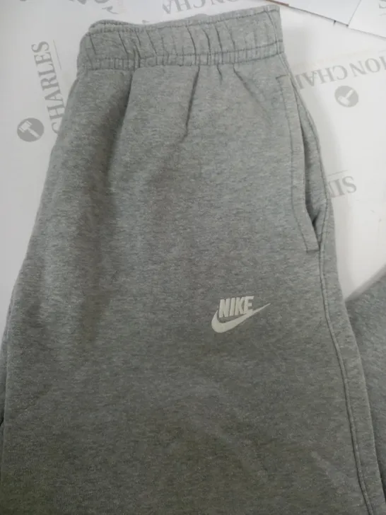 NIKE FLEECED TRACKSUIT BOTTOMS SIZE L