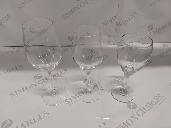 BOX OF APPROXIMATELY 18x ASSORTED WINE GLASSES 