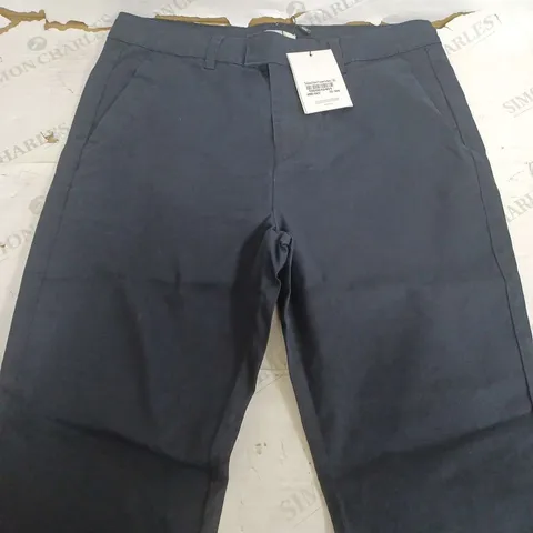 ARNE TAILORED CHINO TROUSERS IN NAVY - 32L