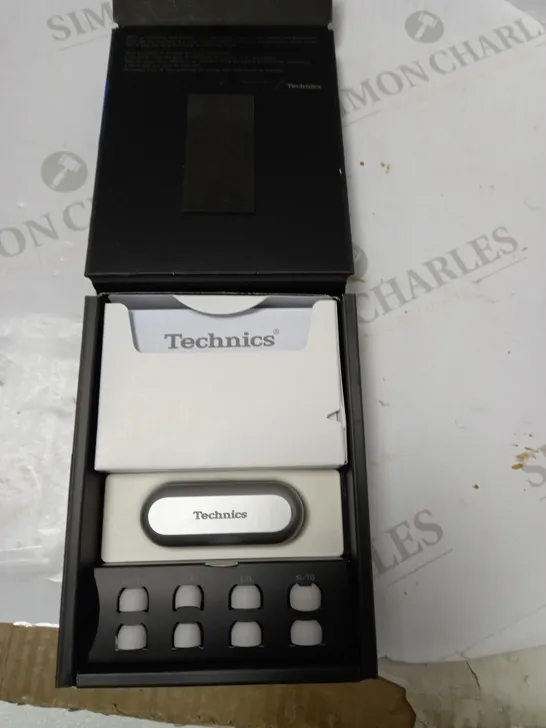 PORTABLE EARPHONES TECHNICS