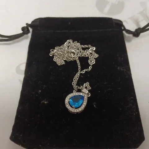 SILVER EFFECT CHAIN NECKLACE WITH TEAR DROP PENDANT AND BLUE STONE