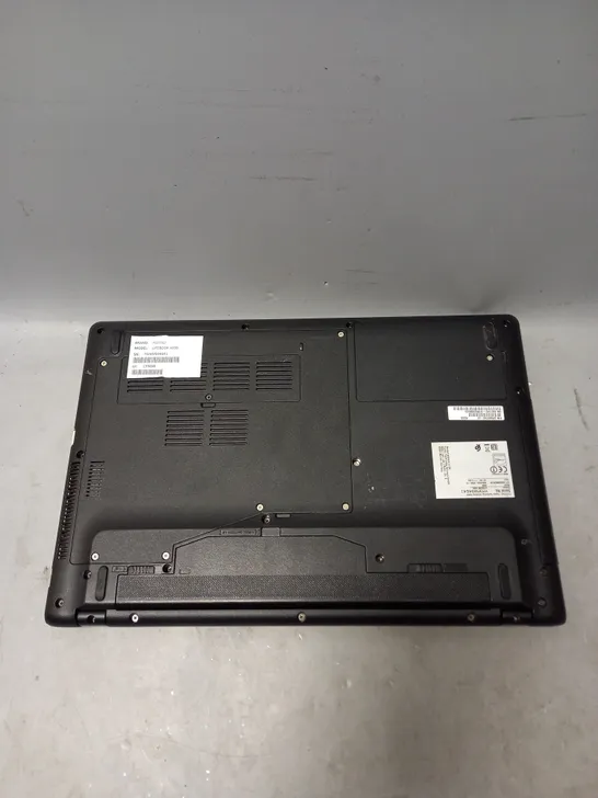 FUJITSU LIFEBOOK A555 LAPTOP IN BLACK