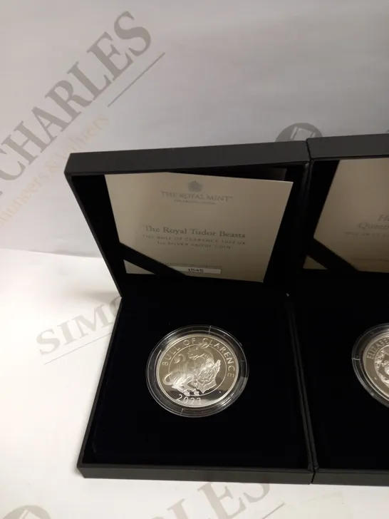 SET OF 3 COMMEMORATIVE COINS, DESIGNS VARY 