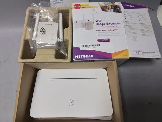 LOT OF 2 HOME NETWORKING ITEMS TO INCLUDE NETGEAR WIFI RANGE EX5ENDER AND EE ROUTER