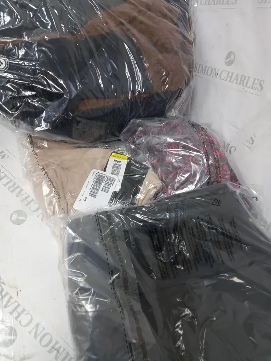 BOX OF APPROXIMATELY 10 ITEMS OF CLOTHING TO INCLUDE WINTER COAT, MIRACLESUIT, TOPS ETC