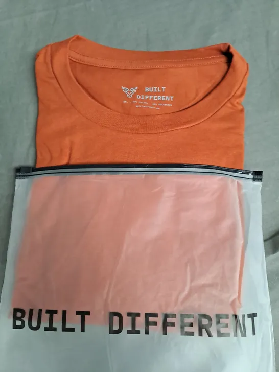 BUILT DIFFERENT CREW T-SHIRT, ORANGE - SIZE 4XL