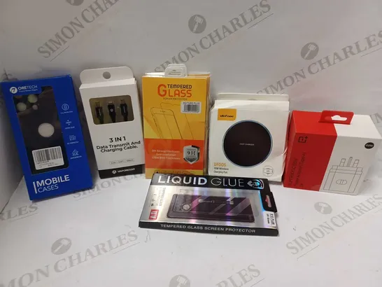 LOT OF APPROXMATELY 25 ASSORTED PHONE ACCESSORIES AND ELECTRICALS TO INCLUDE WIRELESS CHARGING PAD, TEMPERED GLASS SCREEN PROTECTOR, VAPORESSO 3 IN 1 CHARGING CABLE, ETC