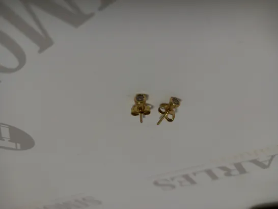 DESIGNER 18CT YELLOW GOLD RUB-OVER DIAMOND SET STUD EARRINGS