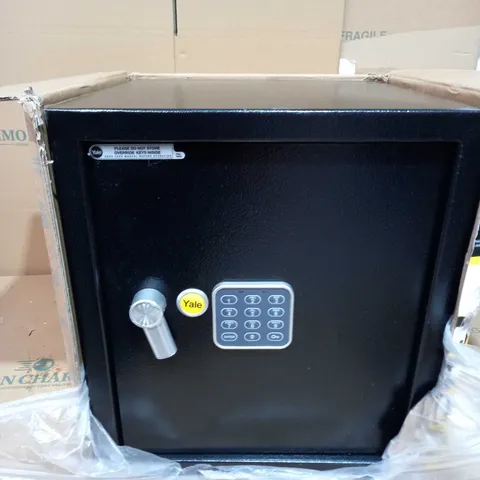 YALE ALARMED ELECTRONIC SAFE 