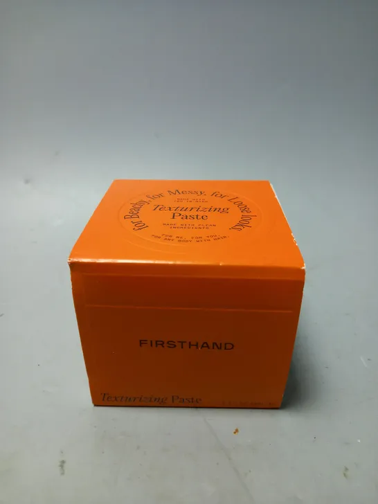 FIRSTHAND SUPPLY TEXTURIZING PASTE, 88ML