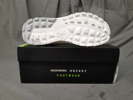 BOXED PAIR OF KOOKABURRA HOCKEY SPIRIT SHOES IN WHITE/GREEN UK SIZE 10