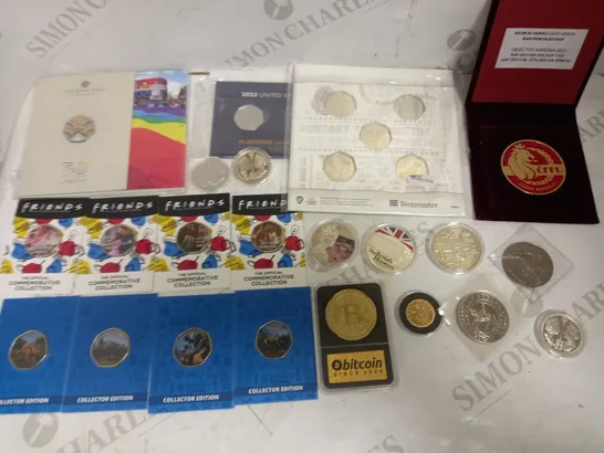 LOT OF APPROXIMATELY 25 COLLECTIBLE COINS & TOKENS