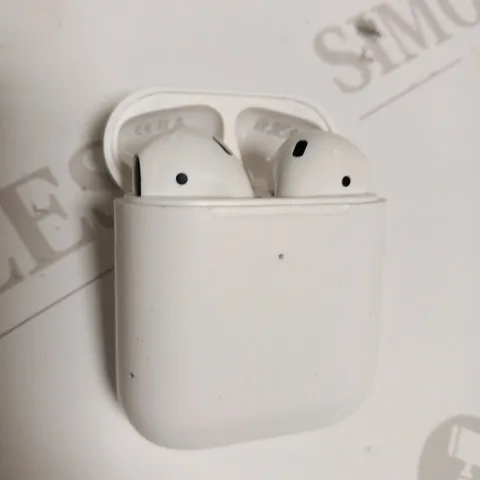 APPLE AIR PODS